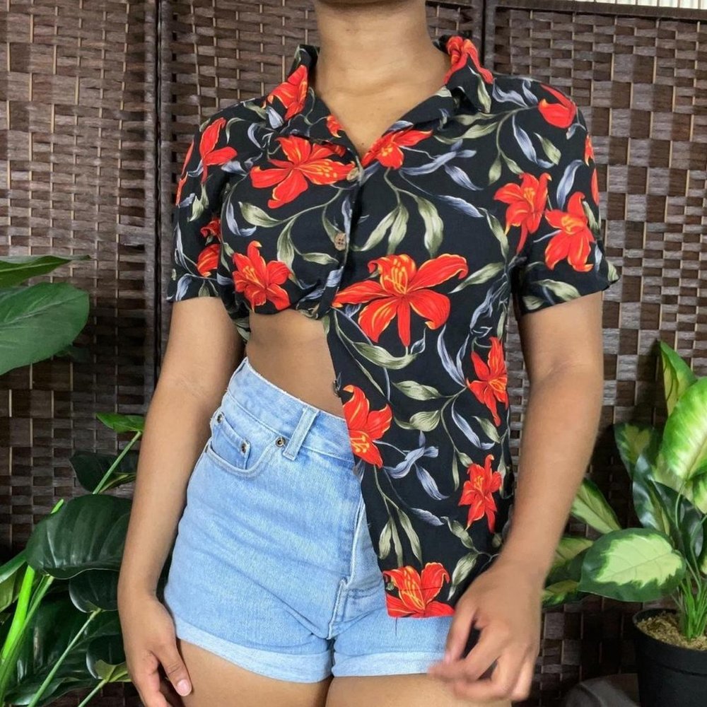 NOT FOR SALE vintage 90s black red and green tropical print top with wooden